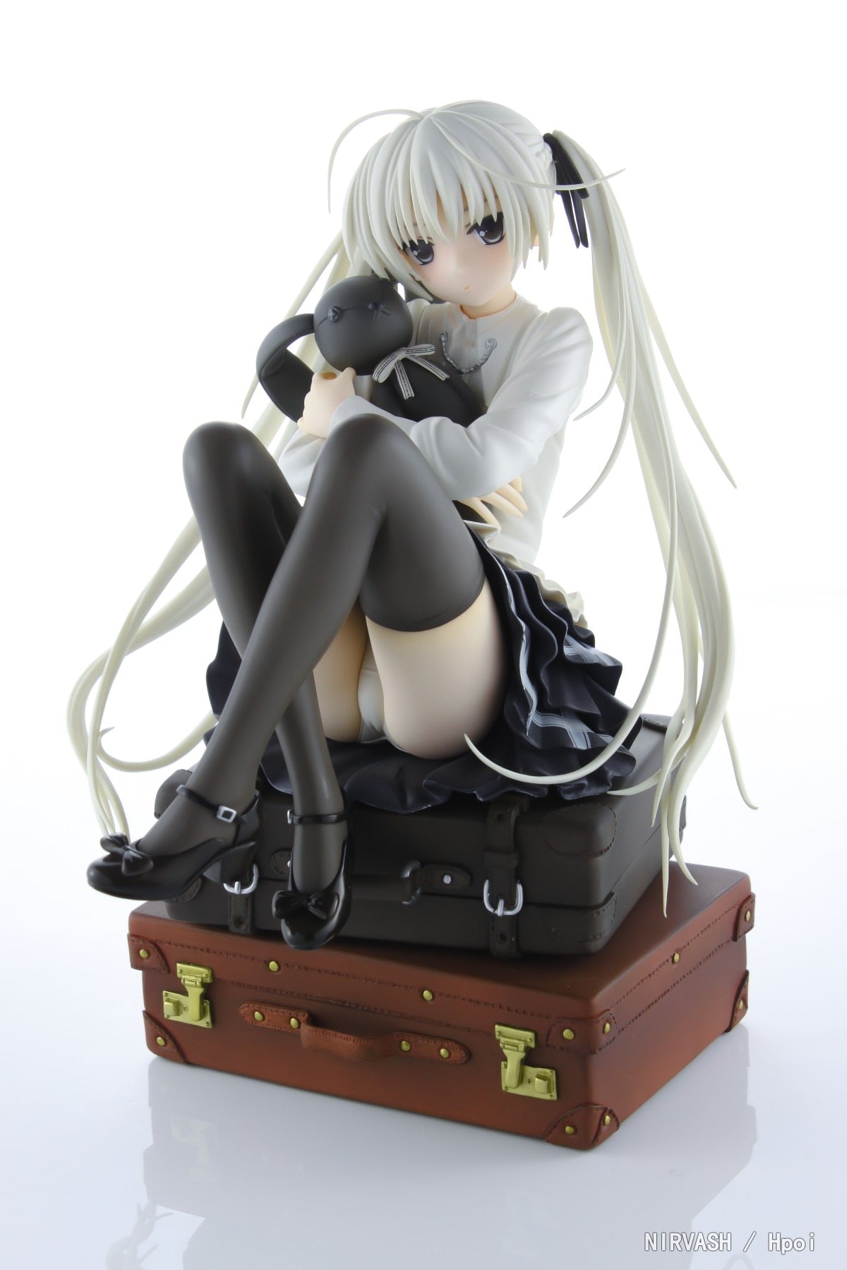 9CM Anime Cute Figure Kasugano Sora Where We Are Least Alone Sitting And Hugging The Rabbit Model Dolls Toy Gift Collect PVC